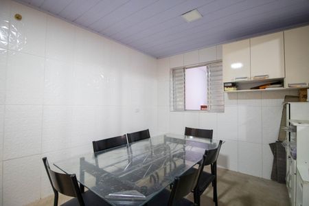 Casa à venda com 250m², 4 quartos e 2 vagasCozinha 