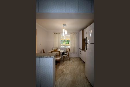 Casa à venda com 250m², 4 quartos e 2 vagasCozinha 