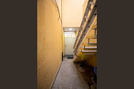 Casa à venda com 250m², 4 quartos e 2 vagasEscada  