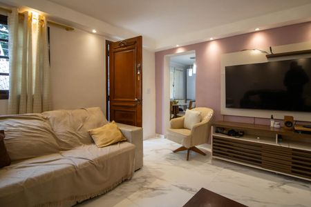 Sala 1 de casa à venda com 4 quartos, 250m² em Jardim Monte Kemel, São Paulo