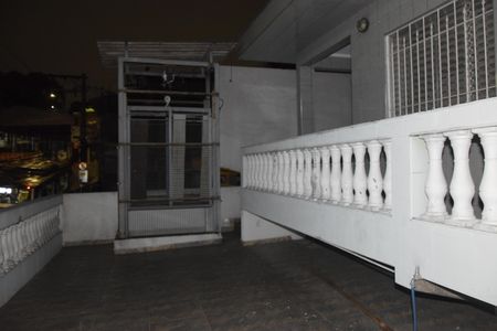 Casa para alugar com 160m², 3 quartos e sem vagaVaranda