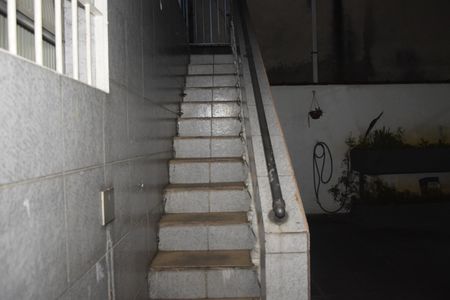 Casa para alugar com 160m², 3 quartos e sem vagaEscada