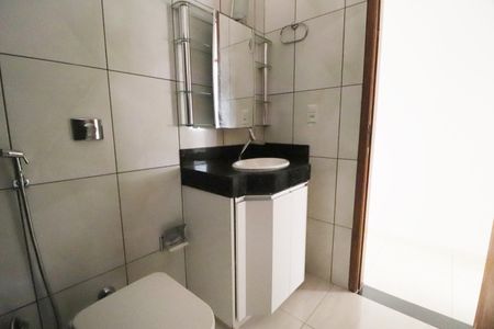 Casa para alugar com 180m², 4 quartos e 2 vagasBanheiro Social