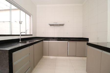 Casa para alugar com 180m², 4 quartos e 2 vagasCozinha