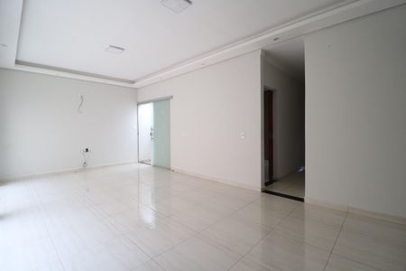 Casa para alugar com 180m², 4 quartos e 2 vagasSala