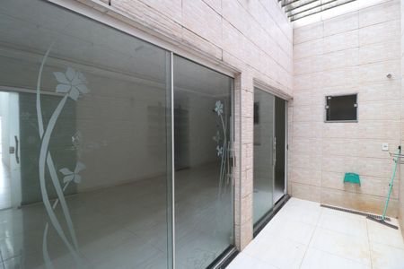Casa para alugar com 180m², 4 quartos e 2 vagasJardim de inverno