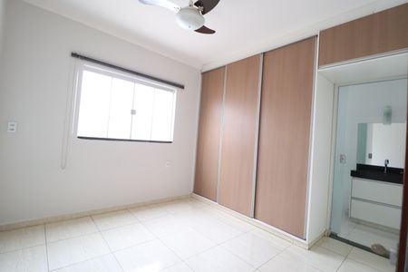 Casa para alugar com 180m², 4 quartos e 2 vagasQuarto 1 - Suíte