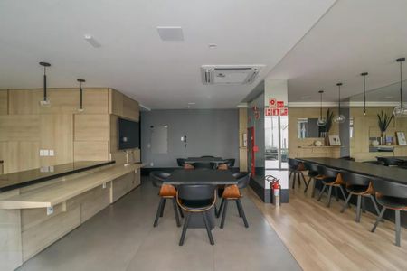 Apartamento à venda com 82m², 3 quartos e 2 vagas Apartamento à venda com 82m², 3 quartos e 2 vagasÁrea comum - Salão de festas
