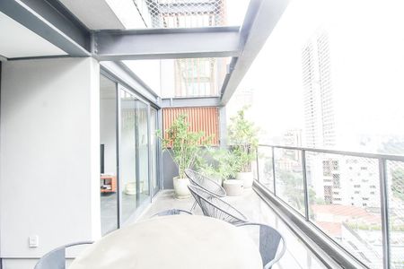 Apartamento à venda com 104m², 2 quartos e 1 vaga Apartamento à venda com 104m², 2 quartos e 1 vagaSacada