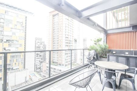 Apartamento à venda com 104m², 2 quartos e 1 vaga Apartamento à venda com 104m², 2 quartos e 1 vagaSacada
