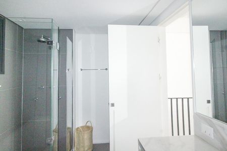 Apartamento à venda com 104m², 2 quartos e 1 vaga Apartamento à venda com 104m², 2 quartos e 1 vagaBanheiro da Suíte