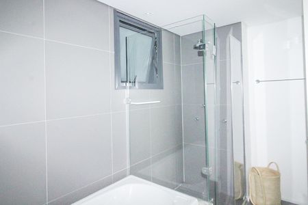 Apartamento à venda com 104m², 2 quartos e 1 vaga Apartamento à venda com 104m², 2 quartos e 1 vagaBanheiro da Suíte