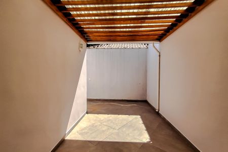 Casa para alugar com 42m², 1 quarto e sem vaga Casa para alugar com 42m², 1 quarto e sem vagaÁrea externa