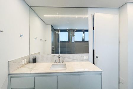 Apartamento à venda com 156m², 1 quarto e 1 vaga Apartamento à venda com 156m², 1 quarto e 1 vagaBanheiro da Suíte