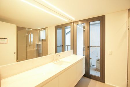 Apartamento à venda com 152m², 1 quarto e 1 vaga Apartamento à venda com 152m², 1 quarto e 1 vagaBanheiro da Suíte