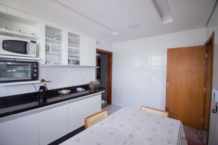 Apartamento à venda com 154m², 3 quartos e 2 vagasCozinha e Área de Serviço