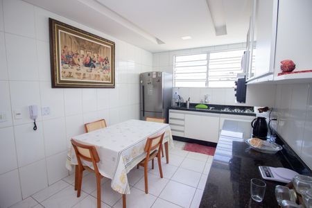 Apartamento à venda com 154m², 3 quartos e 2 vagasCozinha e Área de Serviço