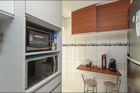 Casa à venda com 180m², 4 quartos e 2 vagas Casa à venda com 180m², 4 quartos e 2 vagasCozinha