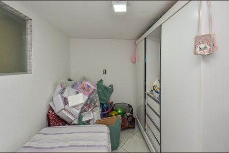 Casa à venda com 180m², 4 quartos e 2 vagas Casa à venda com 180m², 4 quartos e 2 vagasQuarto 4