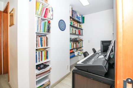 Apartamento à venda com 90m², 3 quartos e 2 vagasEscritório