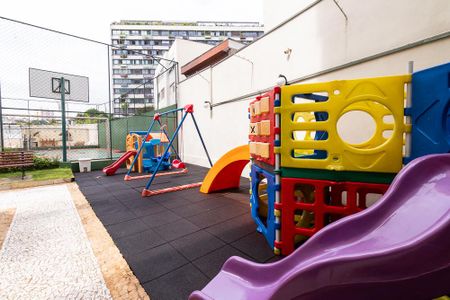 Apartamento à venda com 90m², 3 quartos e 2 vagasÁrea comum - Playground