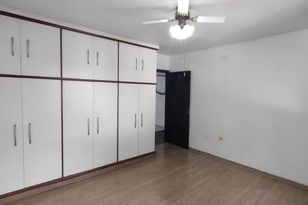 Casa à venda com 180m², 3 quartos e 2 vagasSuíte