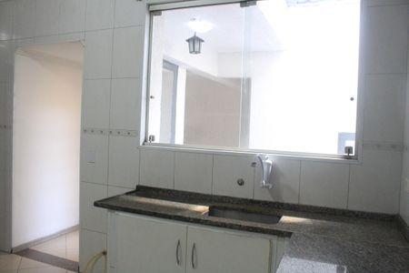 Casa à venda com 180m², 3 quartos e 2 vagasCozinha