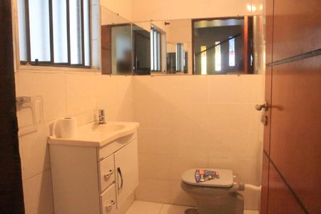 Casa à venda com 180m², 3 quartos e 2 vagasLavabo