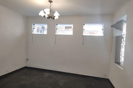 Casa à venda com 180m², 3 quartos e 2 vagasSala