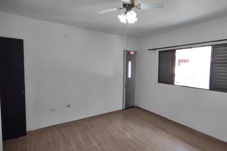 Casa à venda com 180m², 3 quartos e 2 vagasSuíte