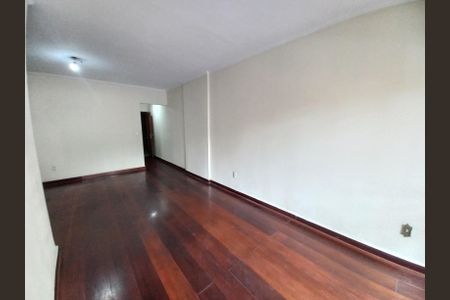 Apartamento para alugar com 100m², 3 quartos e 1 vaga Apartamento para alugar com 100m², 3 quartos e 1 vagaSala