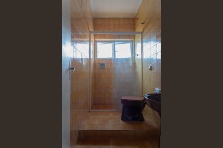 Casa para alugar com 60m², 2 quartos e 1 vaga Casa para alugar com 60m², 2 quartos e 1 vagaBanheiro 1