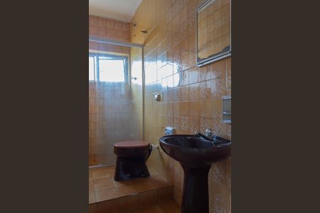 Casa para alugar com 60m², 2 quartos e 1 vaga Casa para alugar com 60m², 2 quartos e 1 vagaBanheiro 1