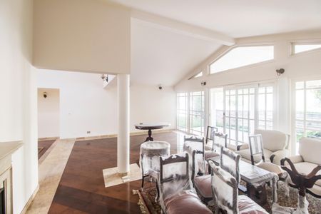 Sala de casa de condomínio para alugar com 3 quartos, 418m² em Residencial Dez (alphaville), Santana de Parnaíba