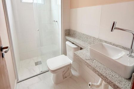 Apartamento à venda com 43m², 2 quartos e 1 vaga Apartamento à venda com 43m², 2 quartos e 1 vagaBanheiro