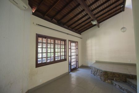 Casa para alugar com 150m², 3 quartos e 2 vagas Casa para alugar com 150m², 3 quartos e 2 vagasSala