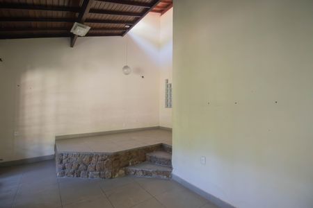 Casa para alugar com 150m², 3 quartos e 2 vagas Casa para alugar com 150m², 3 quartos e 2 vagasSala