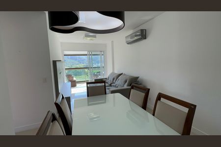 Apartamento à venda com 81m², 3 quartos e 1 vaga Apartamento à venda com 81m², 3 quartos e 1 vagaSala