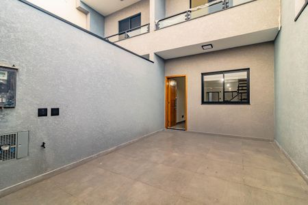 Casa à venda com 78m², 2 quartos e 1 vaga