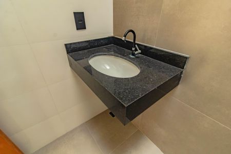 Casa à venda com 78m², 2 quartos e 1 vaga