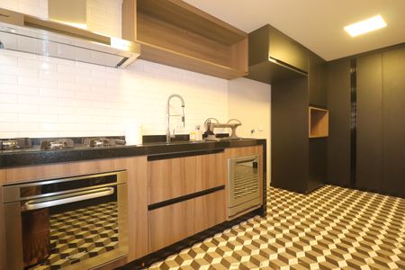 Apartamento à venda com 241m², 4 quartos e 3 vagasCozinha