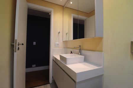 Apartamento à venda com 241m², 4 quartos e 3 vagasBanheiro 2