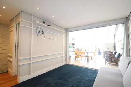 Apartamento à venda com 241m², 4 quartos e 3 vagasCobertura - Sala
