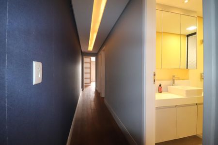 Apartamento à venda com 241m², 4 quartos e 3 vagasCorredor dos Quartos