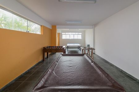 Apartamento à venda com 241m², 4 quartos e 3 vagas Apartamento à venda com 241m², 4 quartos e 3 vagasÁrea comum - Salão de jogos