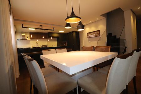 Apartamento à venda com 241m², 4 quartos e 3 vagasSala de Jantar