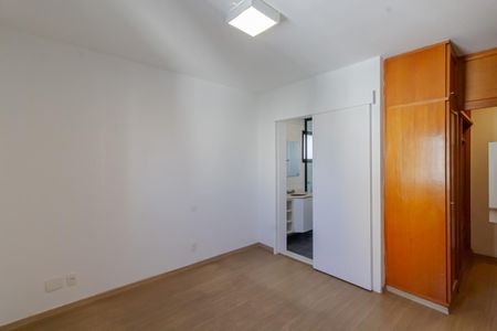 Apartamento para alugar com 107m², 3 quartos e 2 vagasSuíte 1