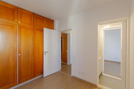 Apartamento para alugar com 107m², 3 quartos e 2 vagasQuarto