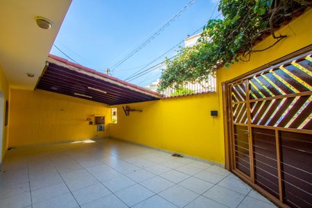Casa à venda com 135m², 3 quartos e 3 vagas Casa à venda com 135m², 3 quartos e 3 vagasQuintal/Garagem