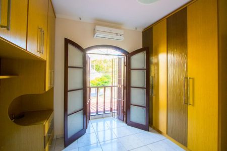 Casa à venda com 135m², 3 quartos e 3 vagas Casa à venda com 135m², 3 quartos e 3 vagasQuarto 1 - Suíte